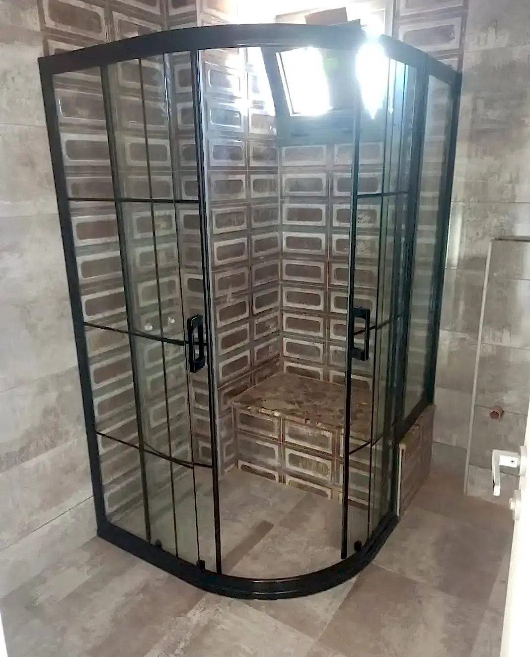 Karşıyaka duşakabin